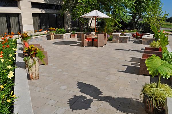 seasonal color at commercial property on patio