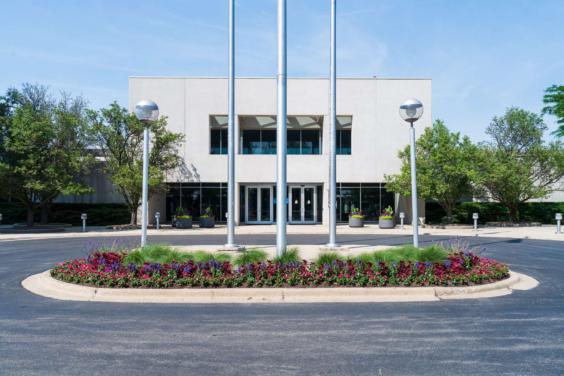 3 Tips for Parking Lot Landscaping in Greater Chicago