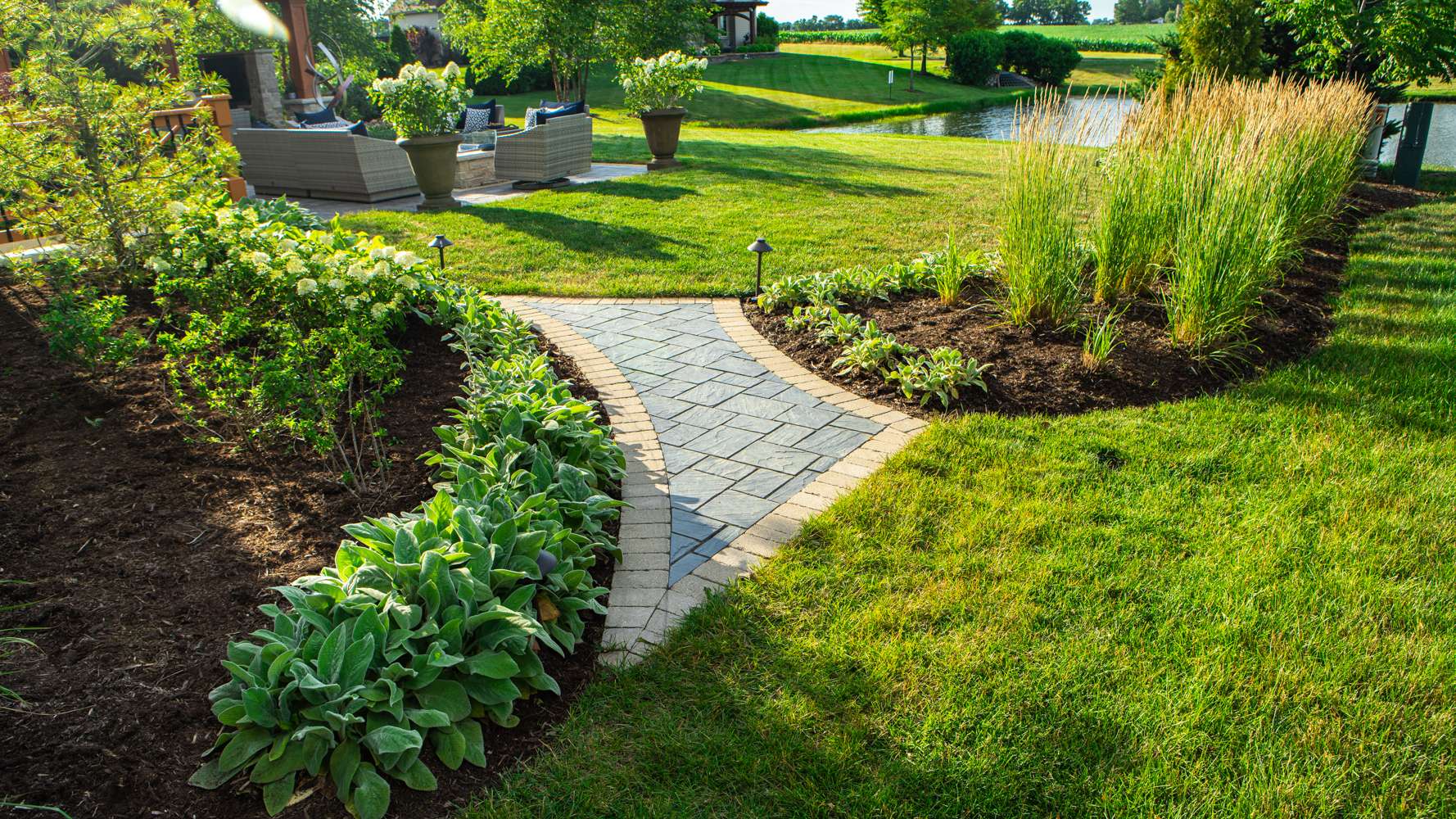 Stones vs. Mulch in Landscaping: Pros & Cons of Each