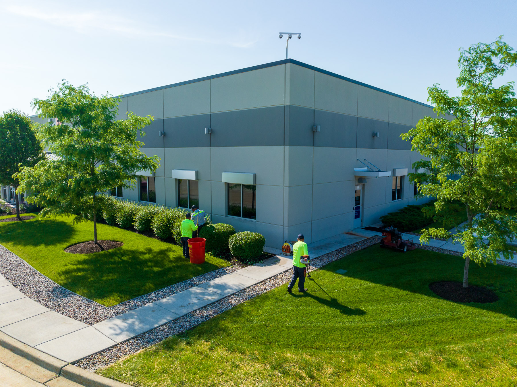 Guide to Landscaping Industrial Facilities and Warehouses in Chicago