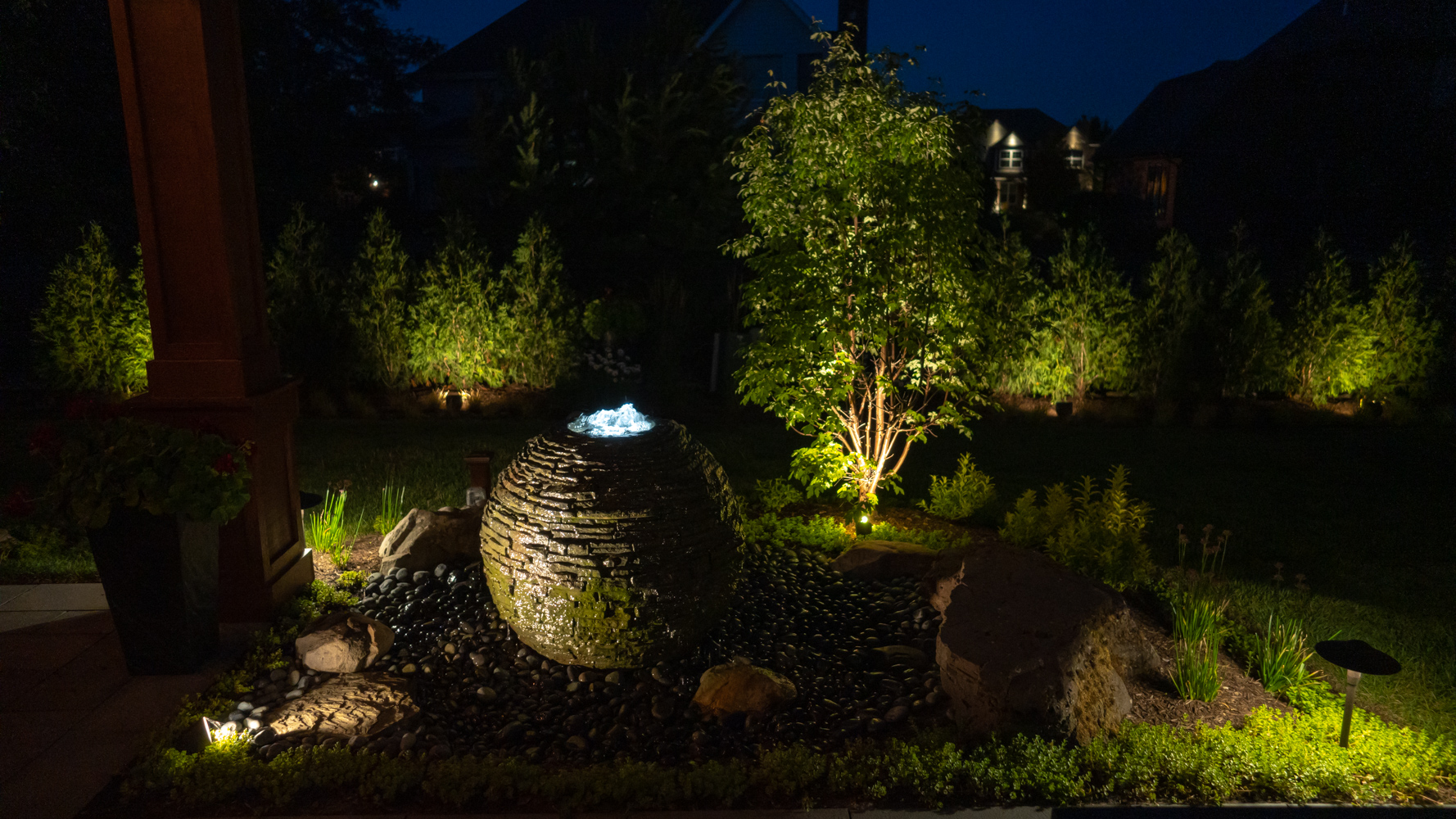 How to Incorporate Focal Points Into Your Landscape Design